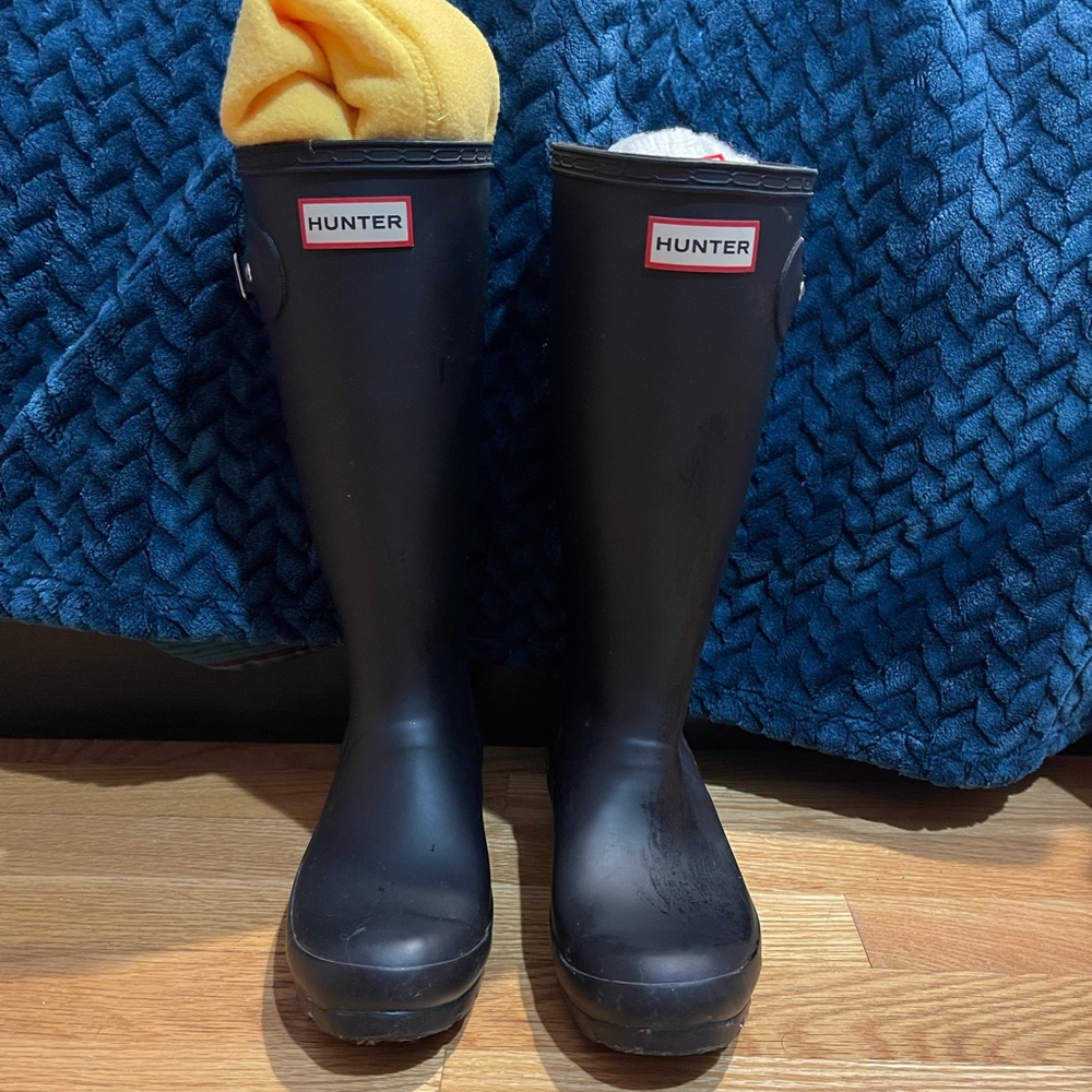 Hunter Rainboots with two Sock Inserts!